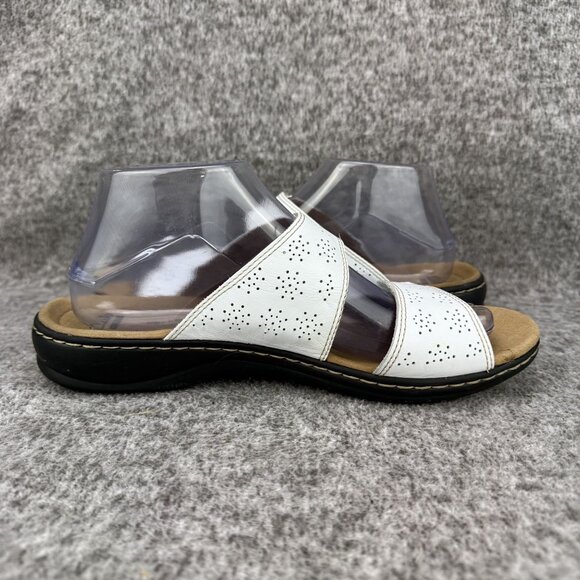 ✅Womens 9M Clarks White Leather Sandals Adjustable Straps Cushion Casual Comfort - Picture 10 of 13